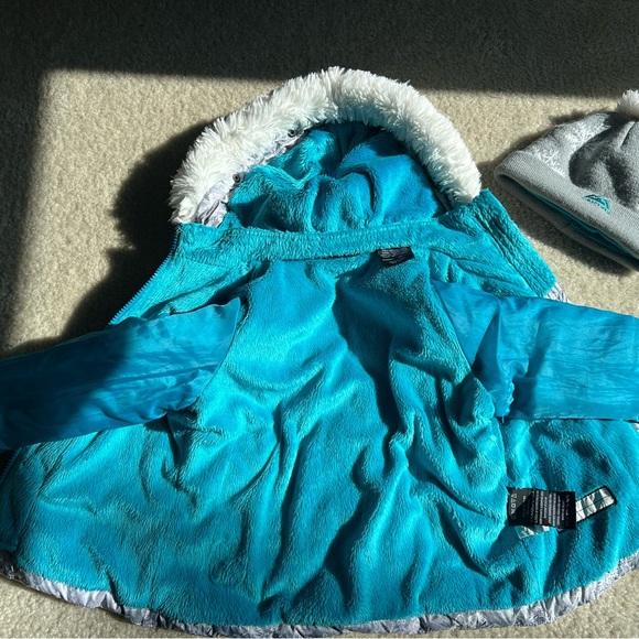 Snozu winter coat 3T 
Come with beanie - Picture 7 of 13